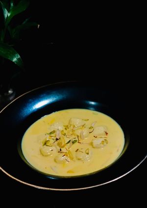 জাফরানি রসমালাই রেসিপির প্রধান ছবি
