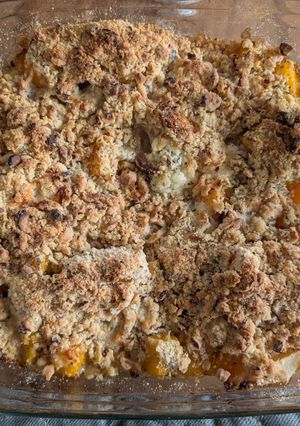 Une photo de Crumble courge, noisette et chèvre frais