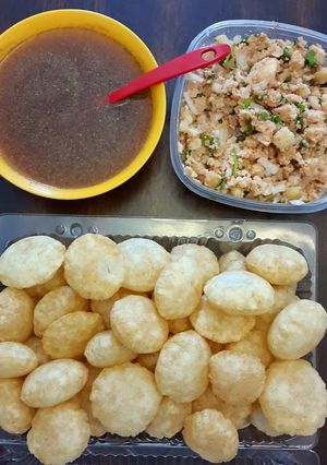 A picture of Paanipuri.