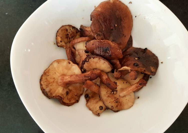 My Sautèed Shitake Mushrooms. With cracked Peppercorns. 😀