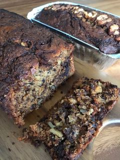 Foto resep Banana Bread with Cinnamon Swirls & Walnuts