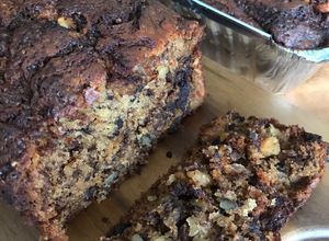 Foto resep Banana Bread with Cinnamon Swirls & Walnuts