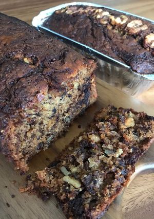 Foto resep Banana Bread with Cinnamon Swirls & Walnuts