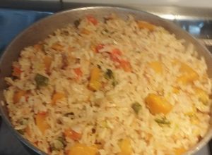 Una foto de ARROZ DE AHUYAMA Y REPOLLO