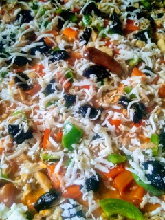 صورة لوصفة بيتزا روعة 🍕 بدقيق القمح