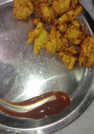A picture of Aloo pakoda.