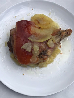 Una foto de Comida día de la madre 2 plato (gorrín asado a baja temperatura con patata panadera)