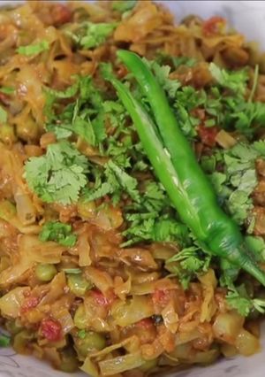કોબીજ નું શાક (Cabbage Shak Recipe In Gujarati) રેસીપી મુખ્ય ફોટો