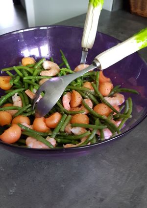 Une photo de Salade de haricots verts au melon et aux crevettes