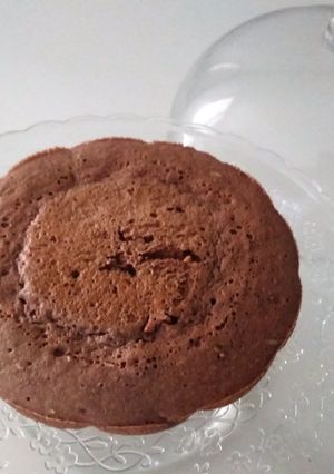 Una foto de Bizcocho ligero de plátano, cacao y nueces  en el microondas