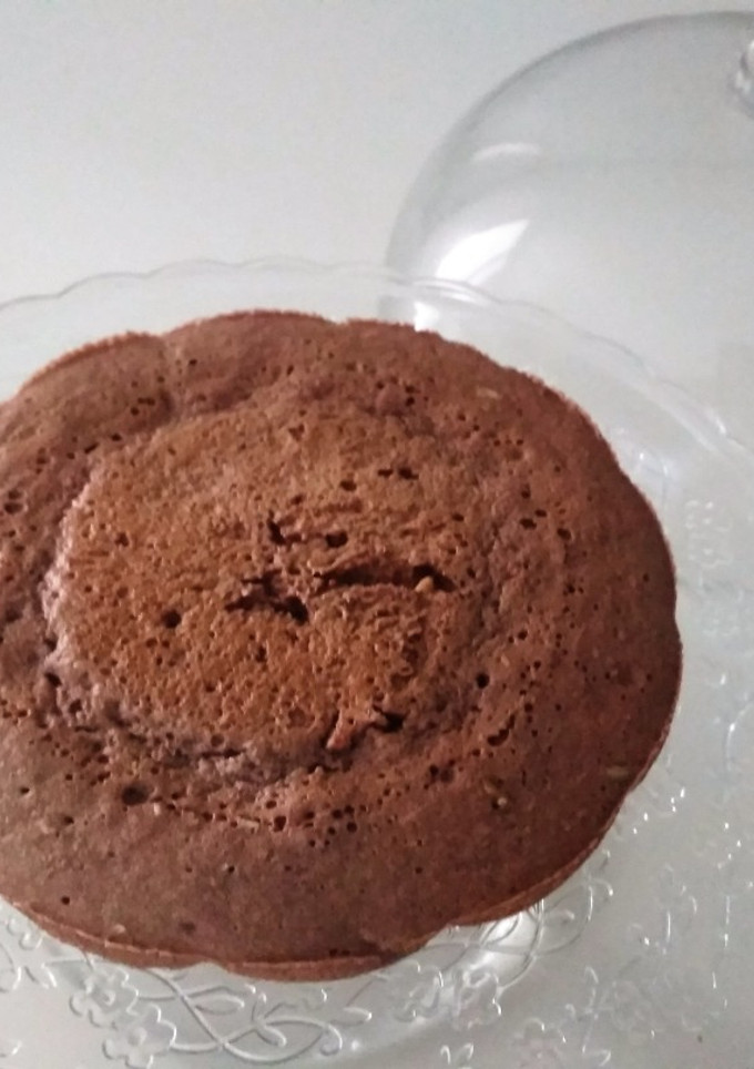 Una foto de Bizcocho ligero de plátano, cacao y nueces  en el microondas