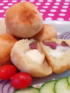Sajtos-sonkás gombóc recept fotója