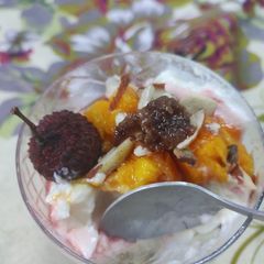 A picture of Easy Vanila Lichi & mango souffle.
