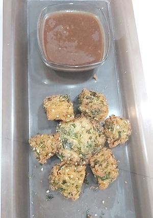 કોથમ્બીર વડી (Kothambir Vadi Recipe In Gujarati) રેસીપી મુખ્ય ફોટો
