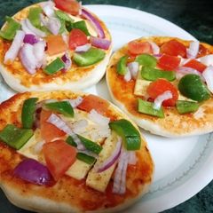 Veg Mini Pizza A picture of Veg Mini Pizza.