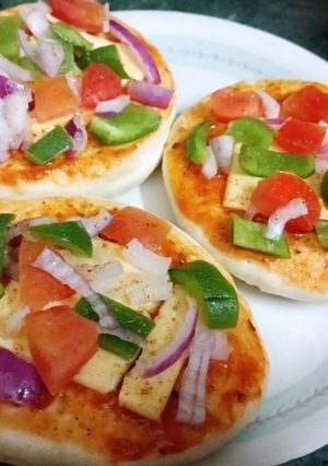 A picture of Veg Mini Pizza.