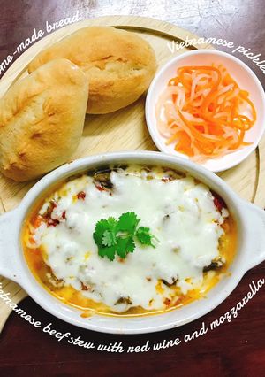 Hình của món Bánh mỳ sốt vang phô mai.