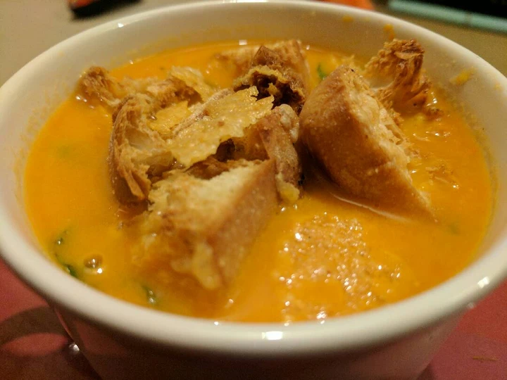 Easy Steps to Make Recipe Tomato Soup w/ cheesy croutons (V) that is Perfect, Addictive}