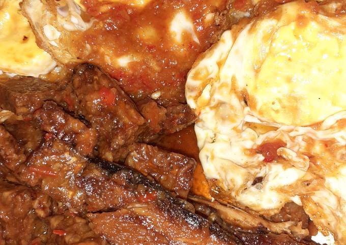 Ternyata begini loh! Resep bikin Balado telur+tempe+ikan tongkol potong…simple  istimewa