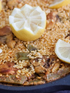 Una foto de Paella valenciana