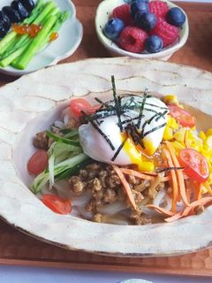 和風咖哩味噌冷烏龍佐水波蛋 的食譜成品照片