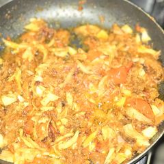 A picture of Shredded chicken Sauce.