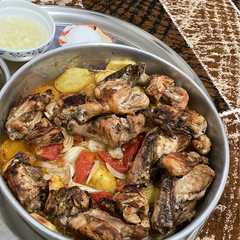 A picture of بطاطا ودجاج بصينية.