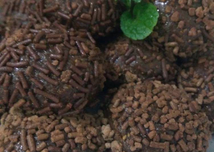 Bola-Bola Regal Coklat