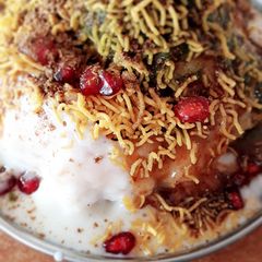 A picture of Raj kachori.