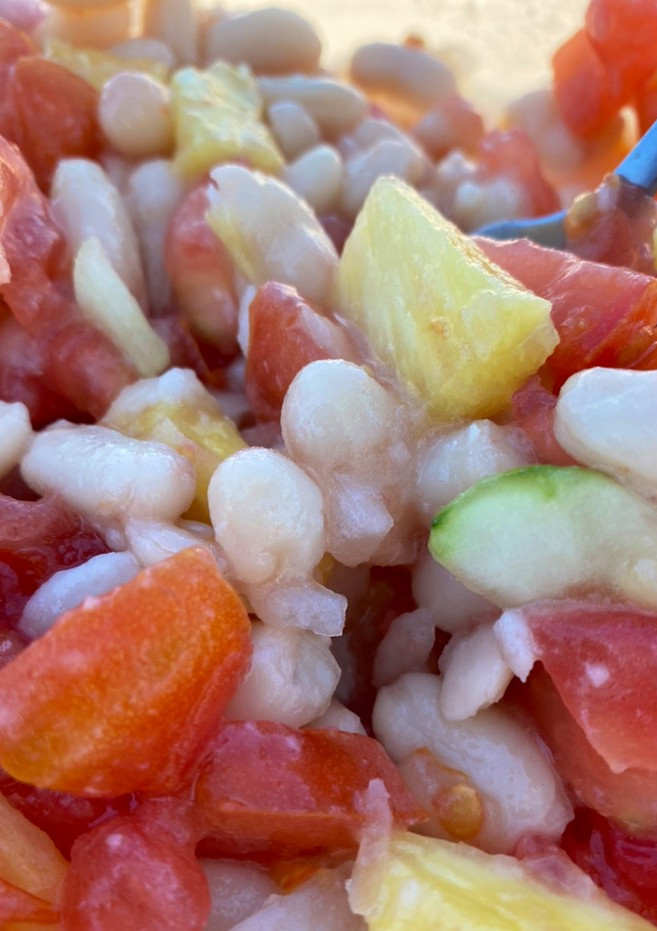 Una foto de Ensalada de alubias con piña