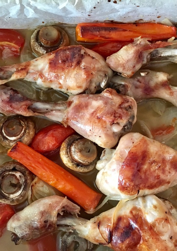 Una foto de Rustidera de pollo con verduras
