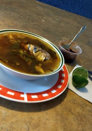 Una foto de Caldo de bagre al achiote