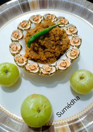 आवळ्याची चटणी (avlyachi chutney recipe in marathi) रेसिपी चे मुख्य फोटो 