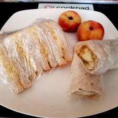 A picture of My Apple&Sauce wrap an also Egg&Sweetcorn Sandwich childs picnic.