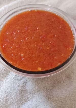 લાલ મરચા ની ચટણી (Red Marcha Chutney Recipe In Gujarati) રેસીપી મુખ્ય ફોટો