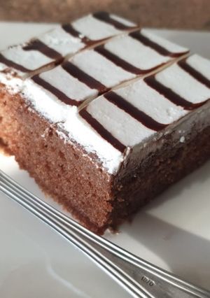Una foto de Tarta de chocolate fácil y rica / comida de Marruecos