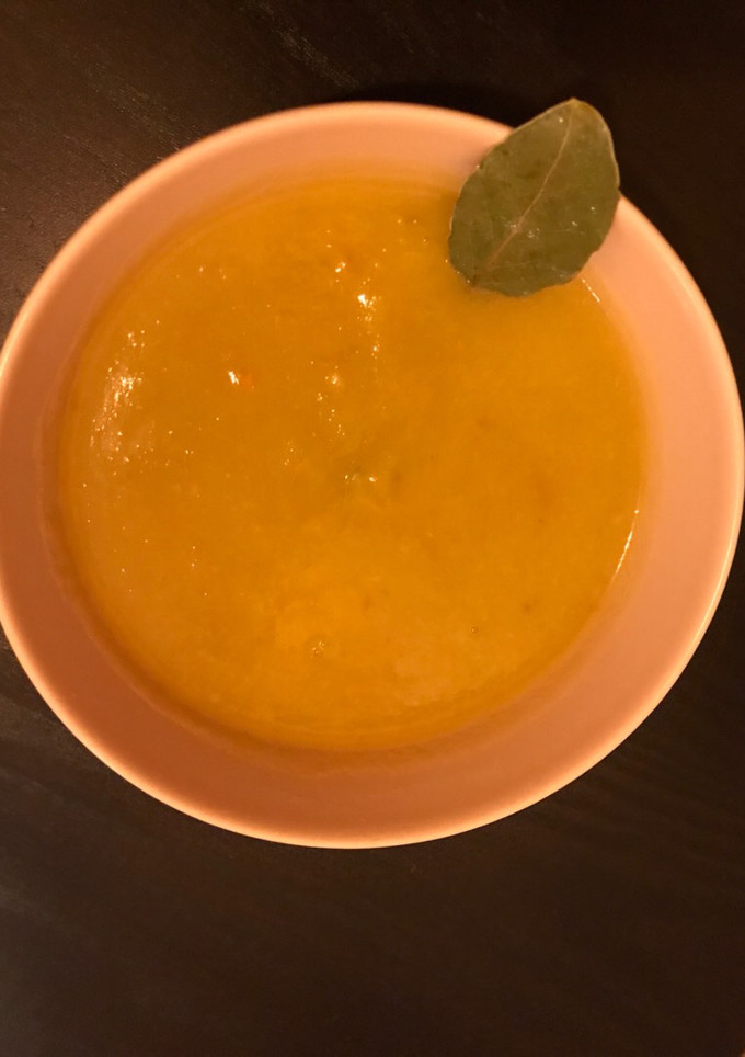 Una foto de Crema de calabacín y zanahoria 🥕