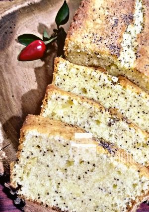 Una foto de Budín de Limón y Amapolas