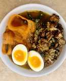 Ramen vegetariano de miso, kale y shiitakes