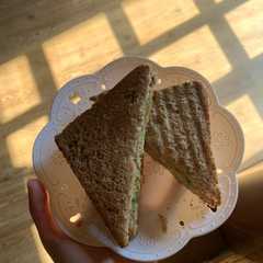 ساندويتش الجبن بالخضار 😋🌿-レシピのメイン写真