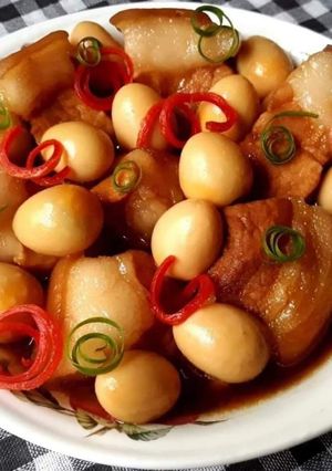 Hình của món Thịt kho trứng cút cho ngày Tết.
