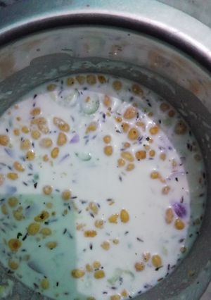 A picture of Boondi Raita.
