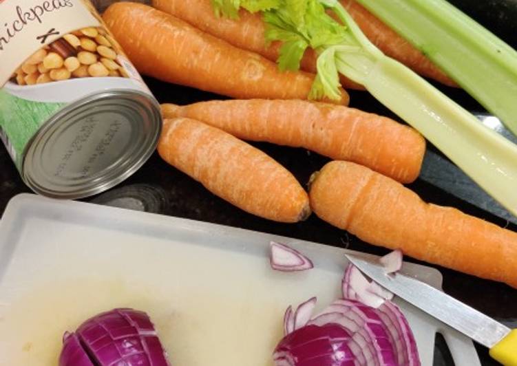 Slow cooker veg soup