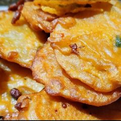 A picture of Aloo ke Pakorey.