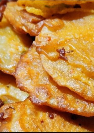 A picture of Aloo ke Pakorey.
