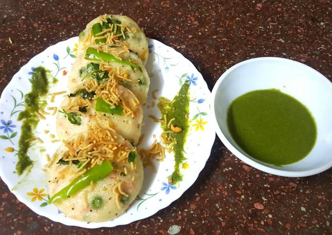 Healthy vegetable idli