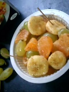 फ्रूट सलाद (Fruit salad recipe in Hindi) रेसिपी मुख्य फोटो