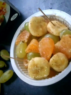 फ्रूट सलाद (Fruit salad recipe in Hindi) रेसिपी मुख्य फोटो