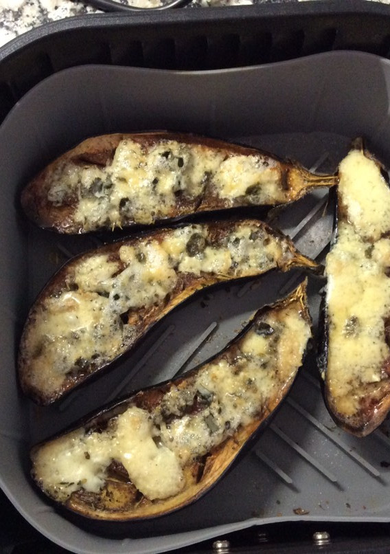 Una foto de Berenjenas con queso azul airfryer