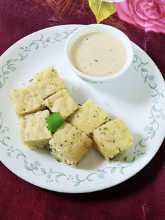 सूजी की इडली (Suji ki idli recipe in Hindi) रेसिपी मुख्य फोटो
